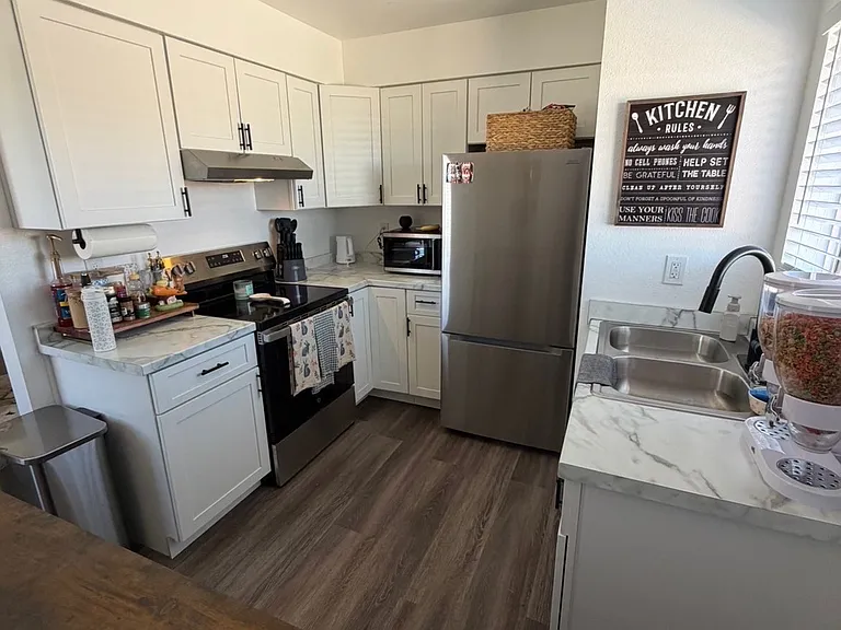 134 E Date St — Photo 12
