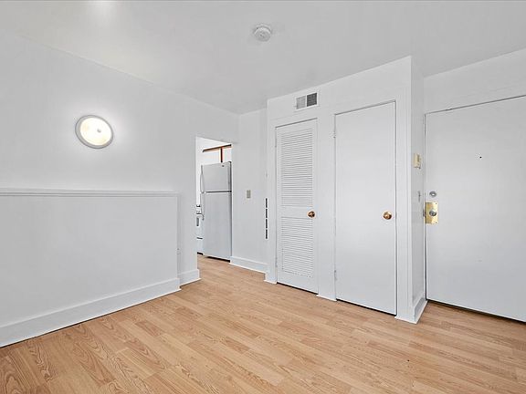 2nd image of 100 N Linden Ave APT 301