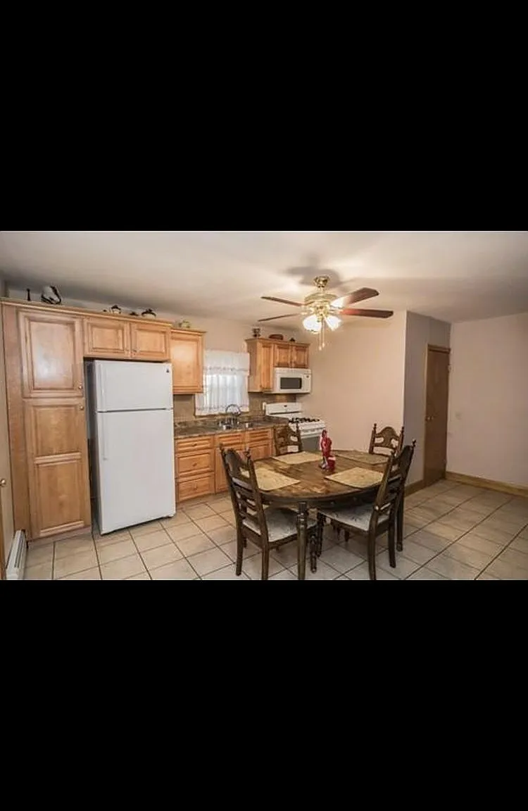 4 bed, 1050 sqft, $2,700 — Photo 1