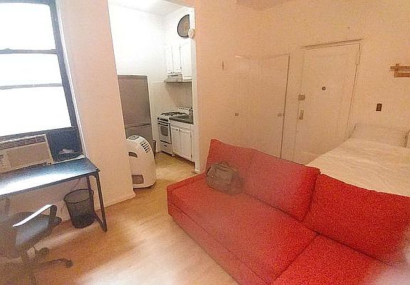 3rd image of 288 8th Ave #2B