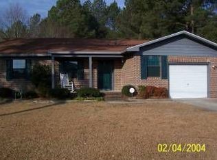 5594 Grimes Rd, Fayetteville, NC 28306