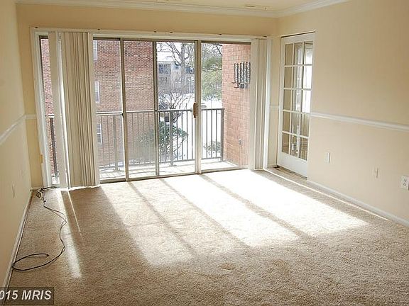 2nd image of 868 College Pkwy #10