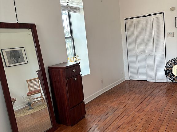 5th image of 4419 Olive St #4419B