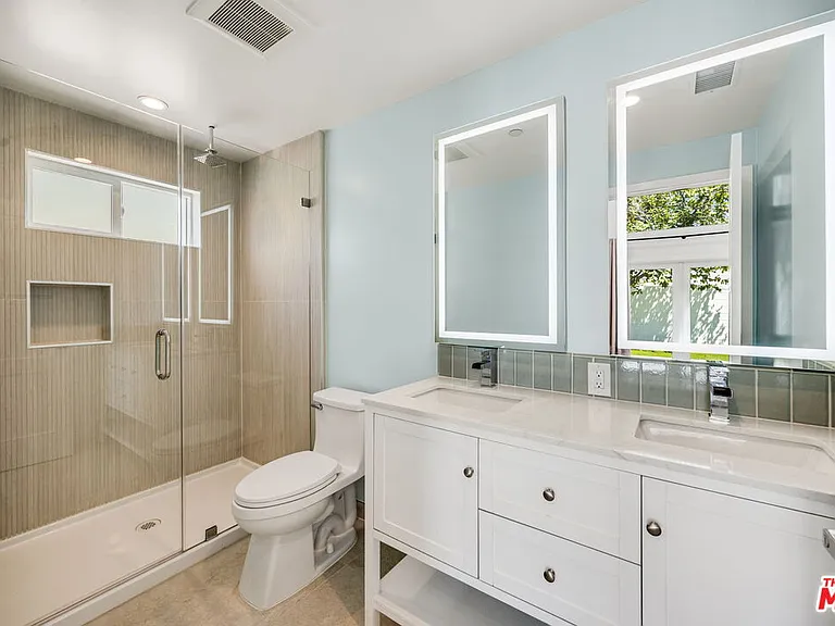 7933 Zelzah Ave — Photo 13