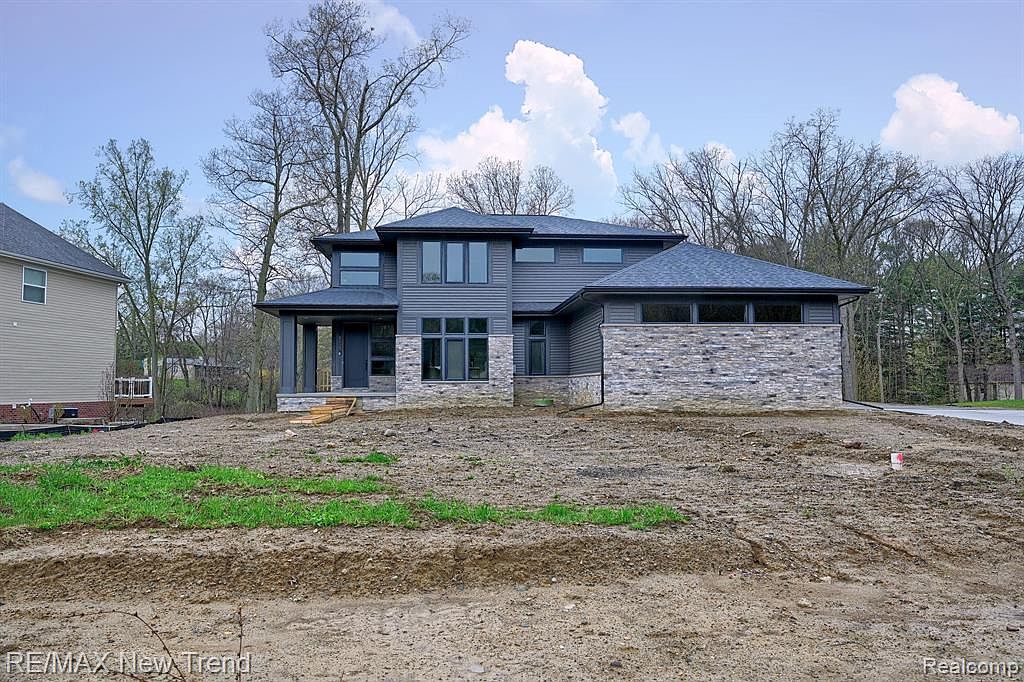 6527 Cambridge Cir, Clarkston, MI 48346 Zillow
