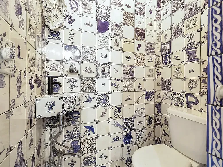 260 W 25th St #2 — Photo 11
