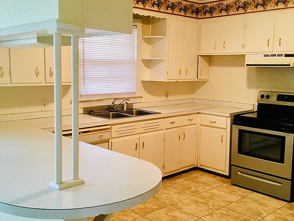 Kitchen lots of cabinets 