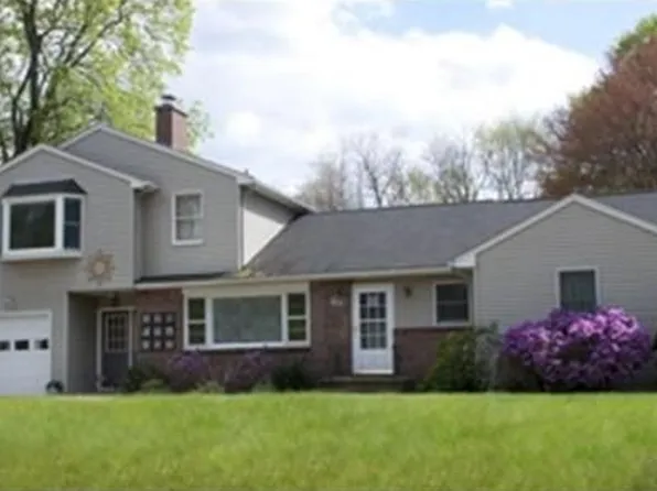 85 Maple Rd, Longmeadow, MA 01106