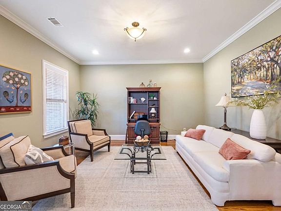 5th image of 3015 Manorview Ln