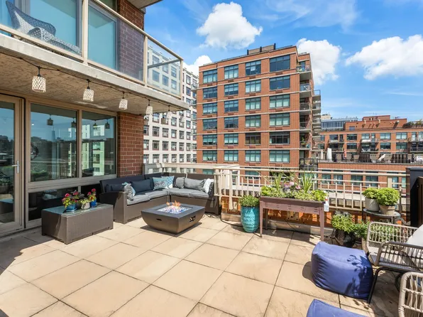 1450 Washington Street image 1 of 27