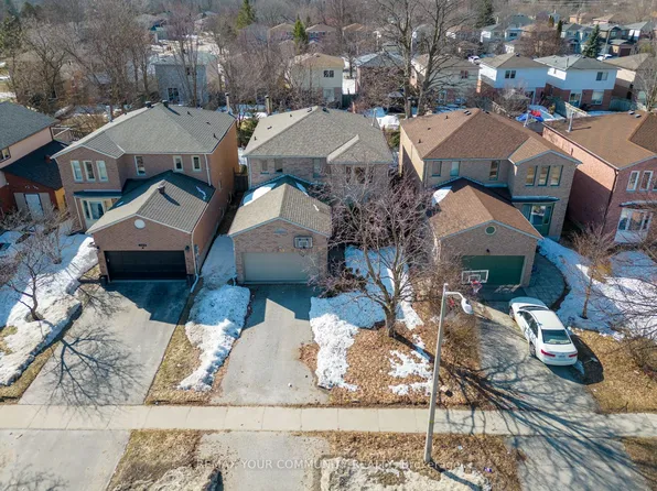 391 Hickling Trl, Barrie, ON L4M 6A9