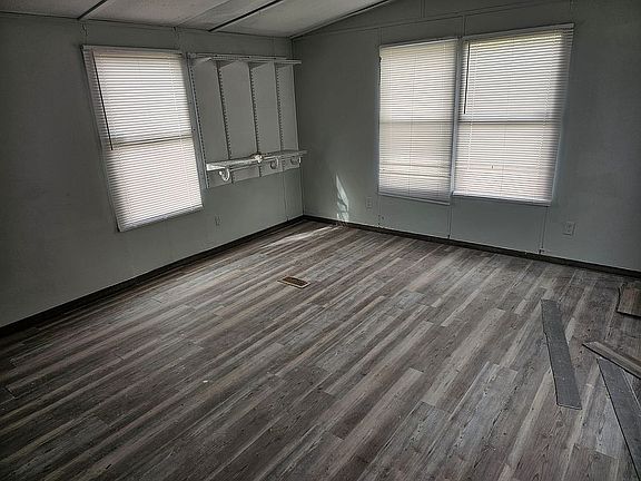 2nd image of 533 Quez Dr