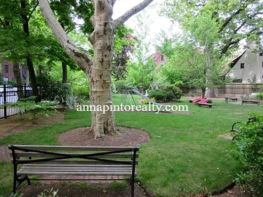 Sold by Anna Pinto Realty | media 15