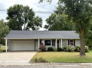 210 7th St SW, Cokato, MN 55321