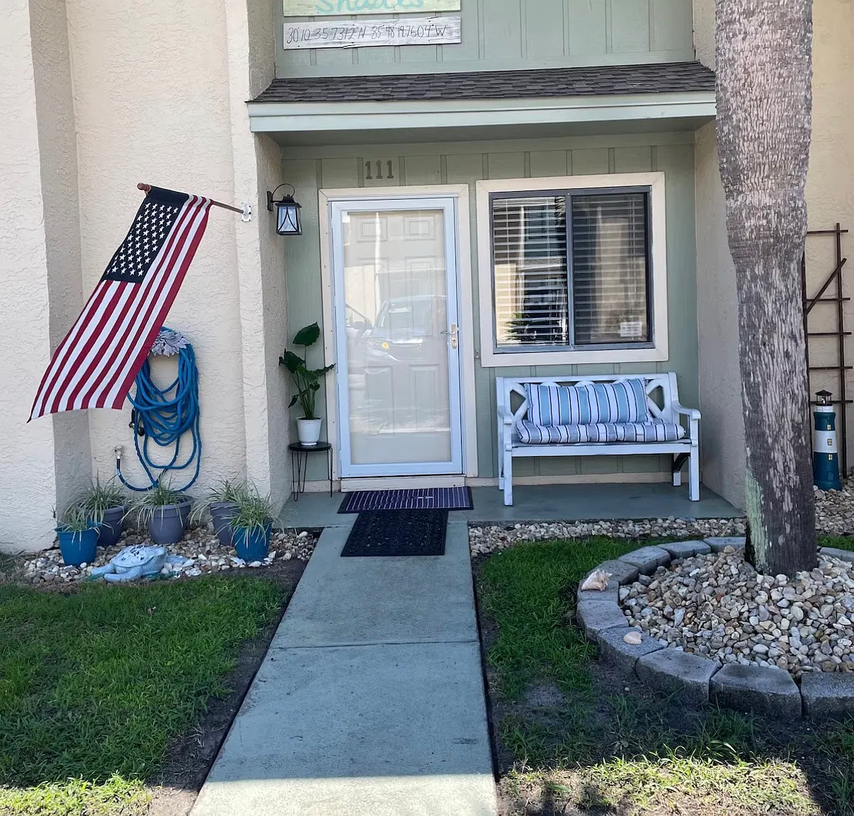 2 bed, 1.5 bath, 972 sqft, $2,200 — Photo 2
