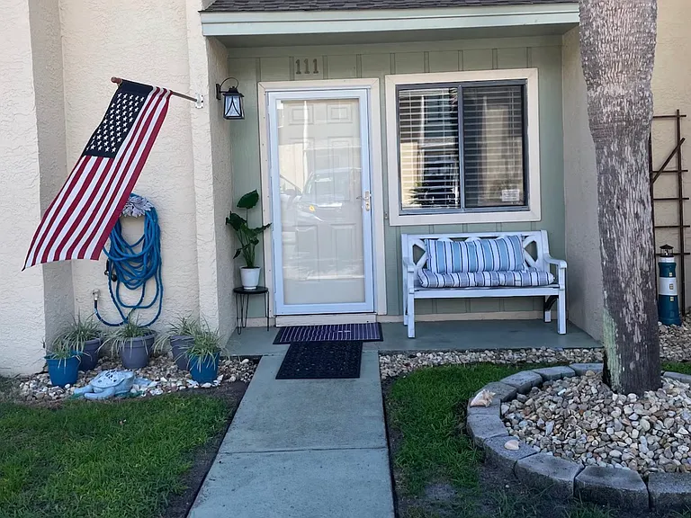 111 Linda Marie Ln — Photo 2