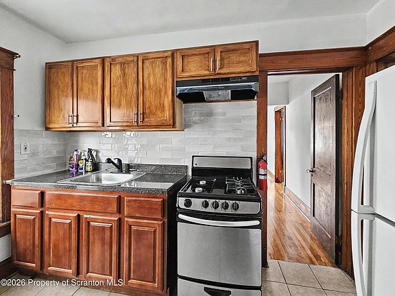 3rd image of 852 N Rebecca Ave Unit 2