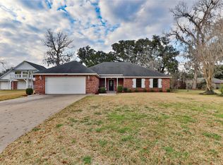 248 Wentworth Dr, West Columbia, TX 77486