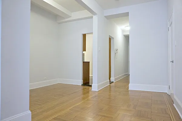 Rented by Metropolitan Equities | media 5