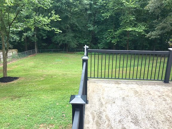 4th image of 42 Beechwood Dr
