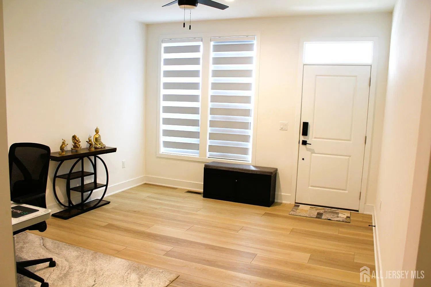 3 bed, 2.5 bath, 2300 sqft, $4,400 — Photo 4