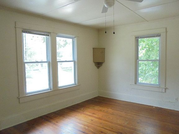 5th image of 109 E Chisholm St #109