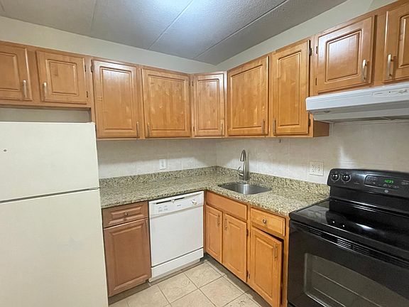 4th image of 80 Newbury Ave APT 6