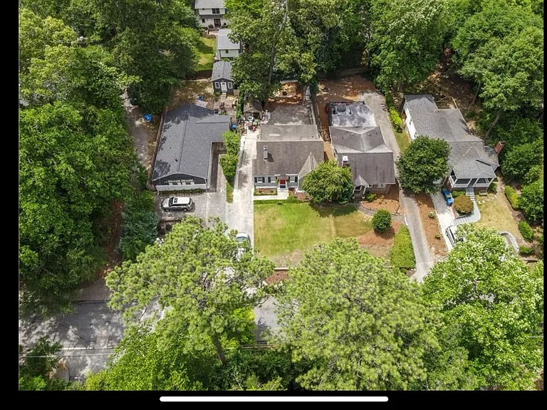 205 Lindbergh Dr NE — Photo 40