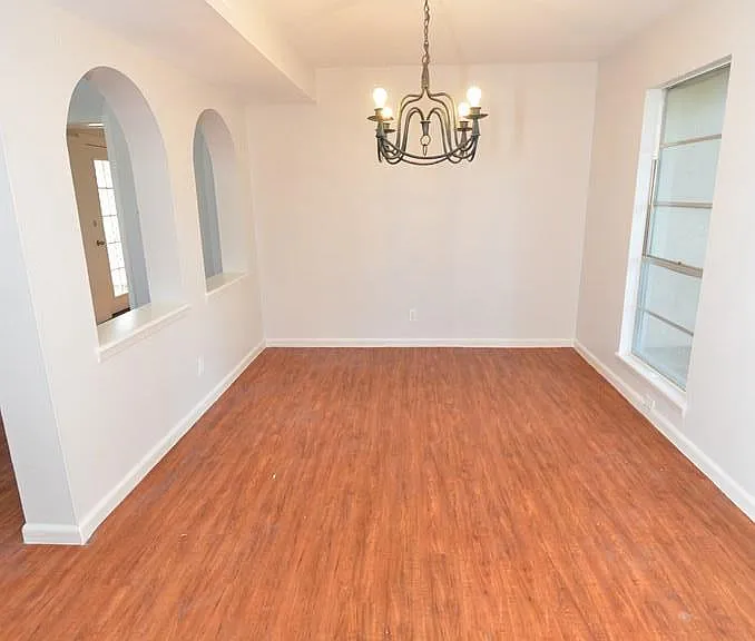 704 Zapata Ave — Photo 5