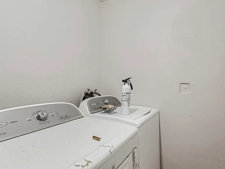 4533 Fillmore St #A — Photo 16