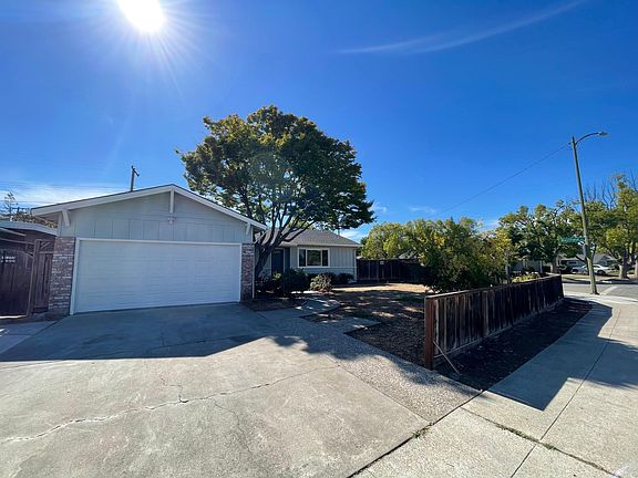 2nd image of 1159 Greenbriar Ave