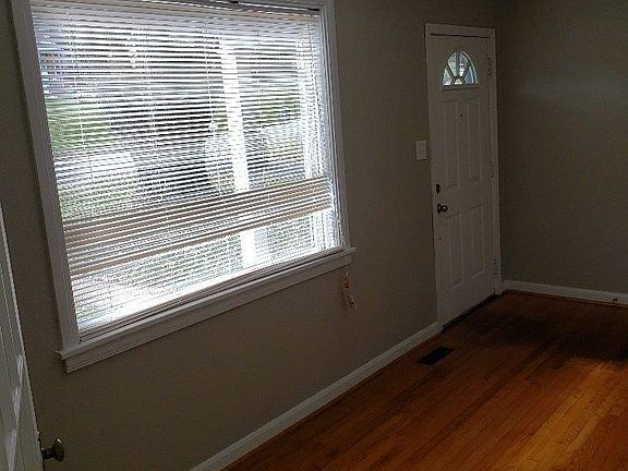 3rd image of 1304 Fort Manor Dr