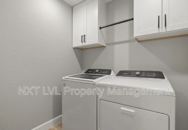 213 NW 5th St — Photo 28