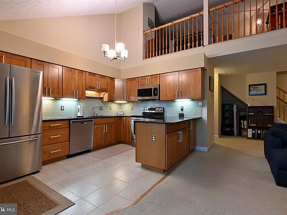 2nd image of 613 Admiral Dr Unit 307