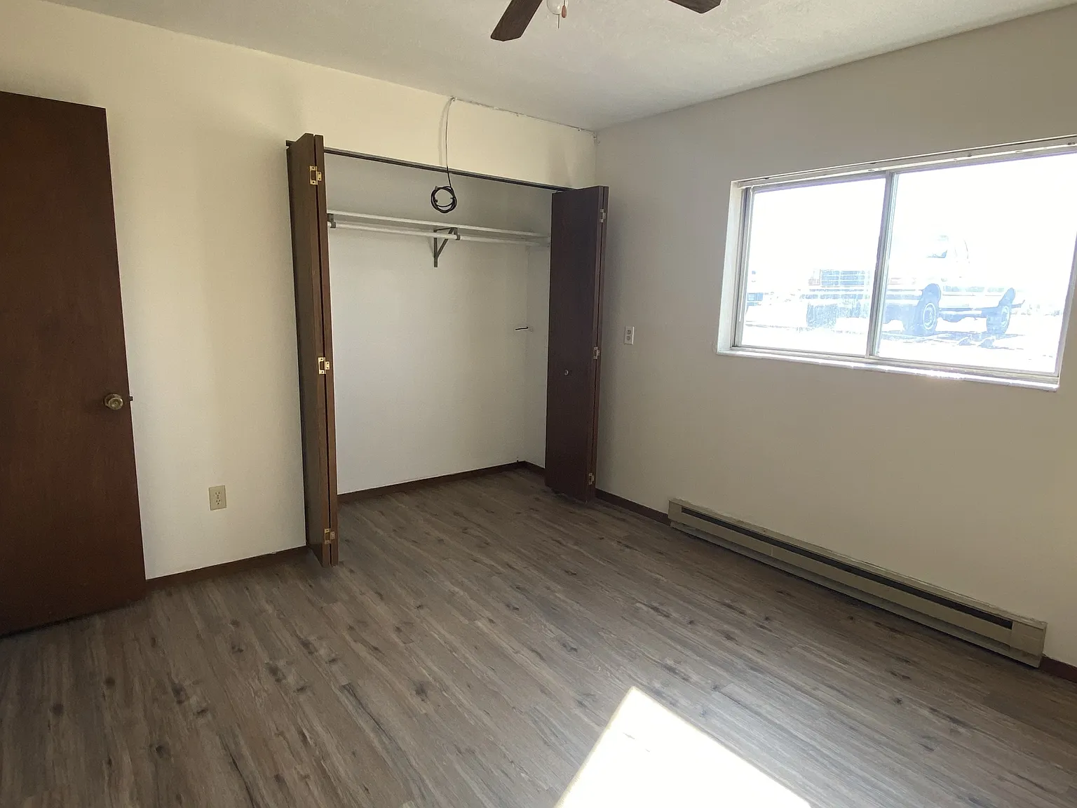 306 Columbine - 4 — Photo 3