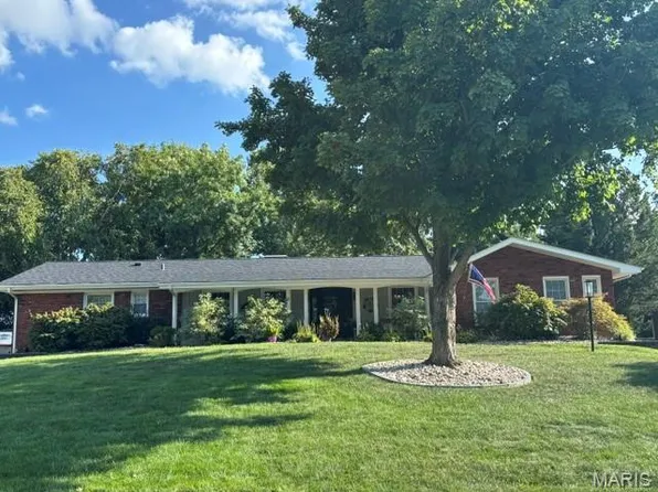 11958 Rocky Dr, Saint Louis, MO 63141