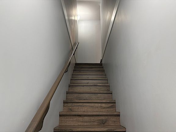 5th image of 1308 Rutland Rd N Unit 28