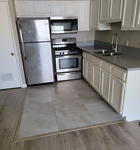 820 S Saint Andrews Pl #303 — Photo 11