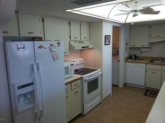 2nd image of 1513 Ocean Shore Blvd #6B