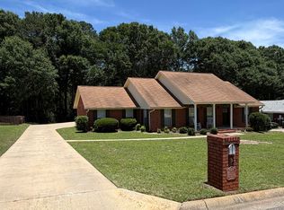 216 Inglewood Dr, Enterprise, AL 36330