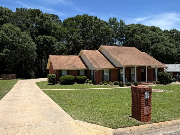 216 Inglewood Dr, Enterprise, AL 36330