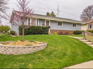 1489 Birch Dr #1, Waukesha, WI