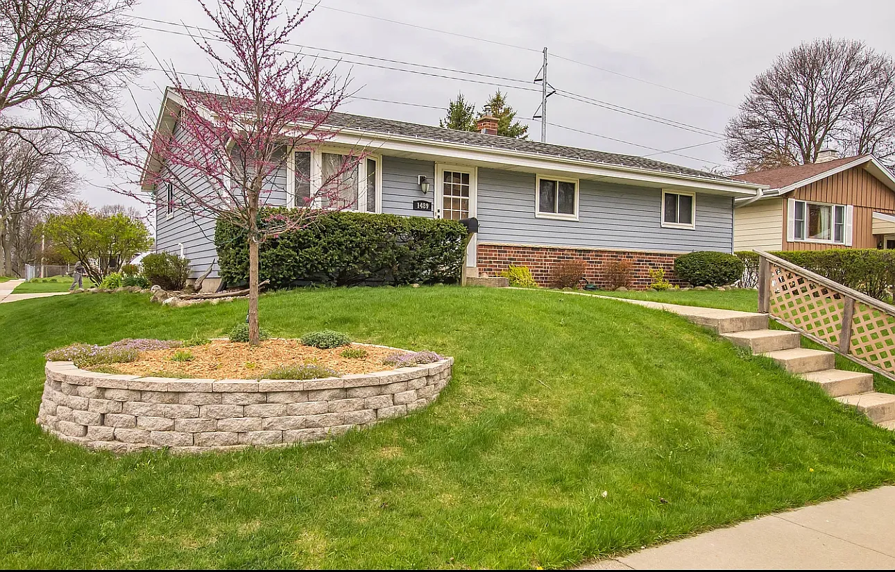 1489 Birch Dr #1 photo 1