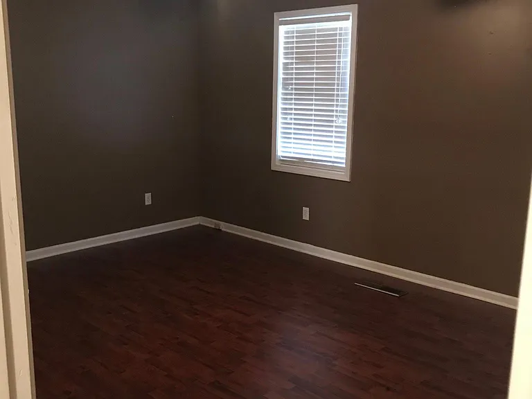 106 Oak Cir — Photo 7