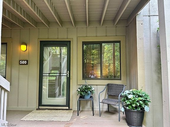 2nd image of 588 Meredith Ln