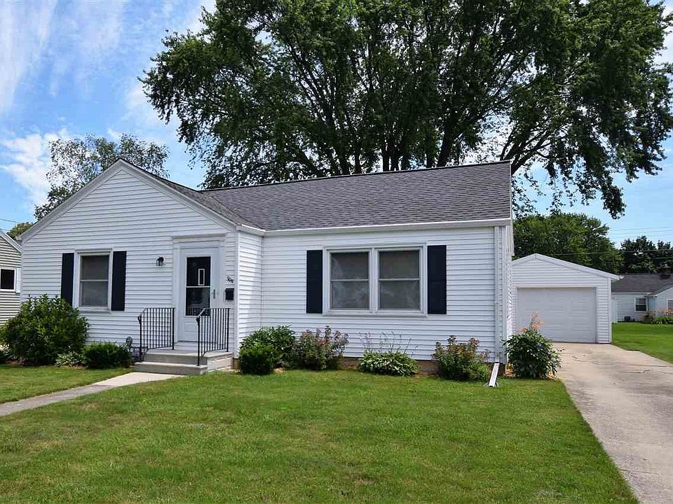 Great Curb Appeal!