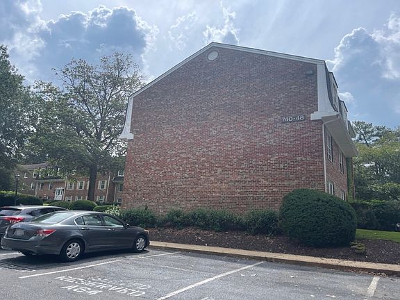 2nd image of 744 Quince Orchard Blvd