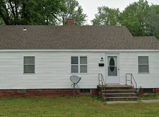 405 Fieldcrest Dr, Pittsburg, KS 66762