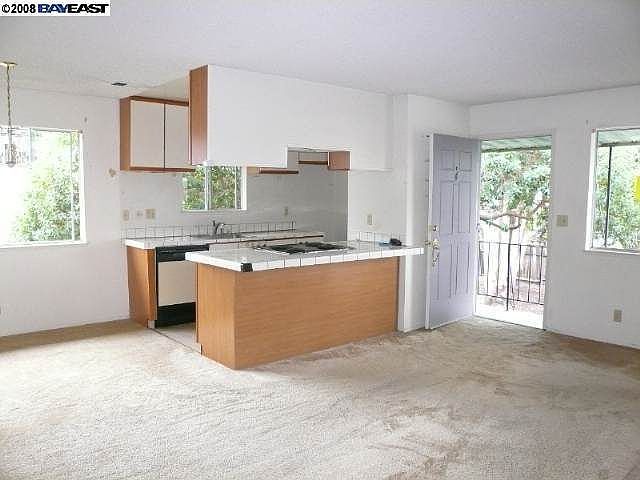 1st image of 34805 Starling Dr APT 4
