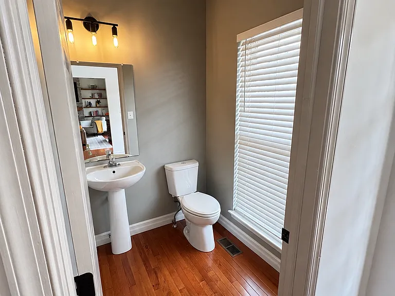 35 Lois Ln — Photo 29